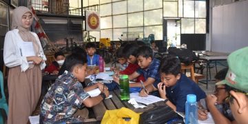 Ratusan Pelajar SMP IT Insan Kamil Antusias Ikuti English Camp di Pare
