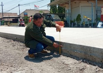 Baru Beberapa Bulan Dikerjakan, Proyek Betonisasi Porong-Krembung Terjadi Banyak Retakan