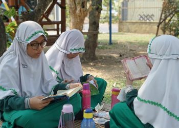 Al Falah Darussalam Merefresh Siswanya Dalam Takhassus Qur’an Camp
