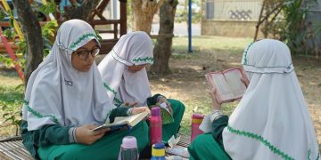 Al Falah Darussalam Merefresh Siswanya Dalam Takhassus Qur’an Camp