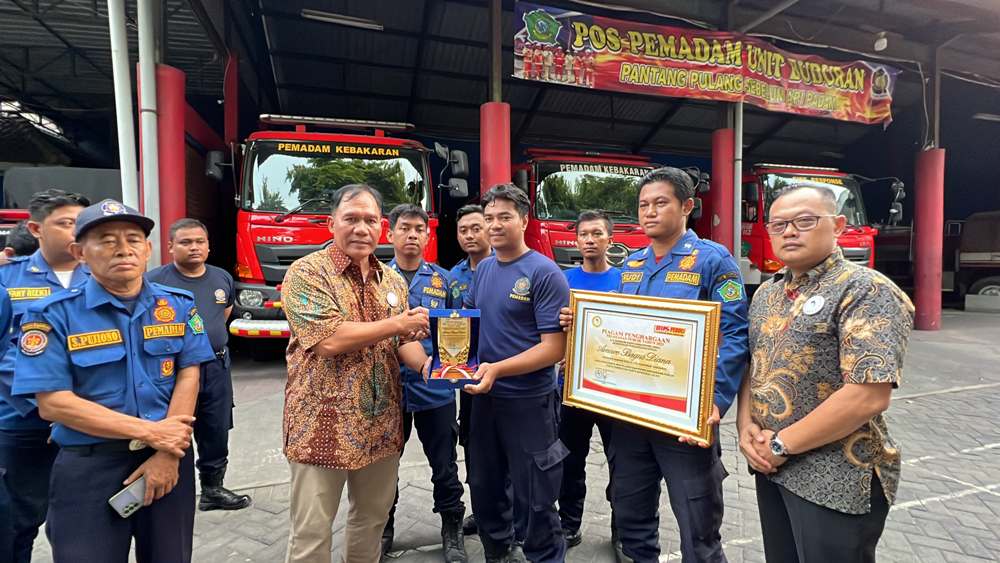 Bambang Haryo Miris APD Petugas Damkar Sidoarjo Memperihatinkan