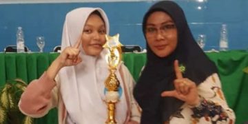 Kayla Siswi SMPN 3 Sidoarjo Juara I Lomba Esai MGMP Bahasa Indonesia