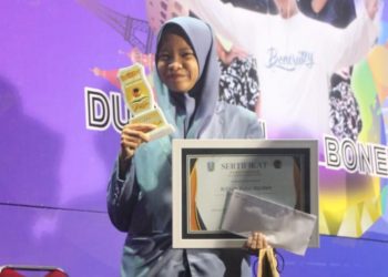 Siswi SMA YPM 2 Juara I Lomba Story Telling Gebyar Bulan Bahasa Jatim 2023