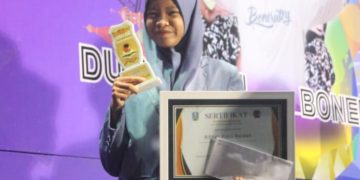 Siswi SMA YPM 2 Juara I Lomba Story Telling Gebyar Bulan Bahasa Jatim 2023