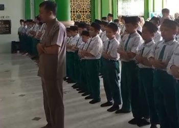 MI Al Abror Kauman Shalat Ghoib dan Doa Bersama Untuk Pejuang Palestina