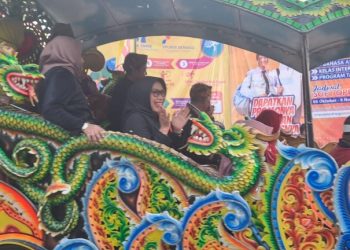 Sepuluh Nopember Lestarikan Pakaian Adat Jawa Melalui Parade Busana Tradisional Jawa