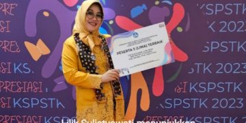 Kepala SMPN 4 Sidoarjo Raih Penghargaan 5 Terbaik Nasional KS SMP Inovatif 2023