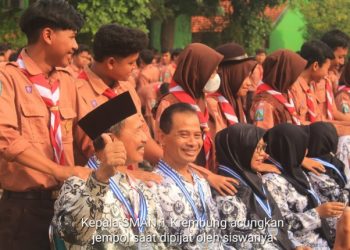 Siswa SMAN 1 Krembung Diajari Berbakti Pada Guru