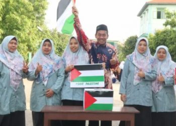 Kuatkan Solidaritas dan Peduli Palestina, MI Alkarimi Tebuwung Himpun Donasi