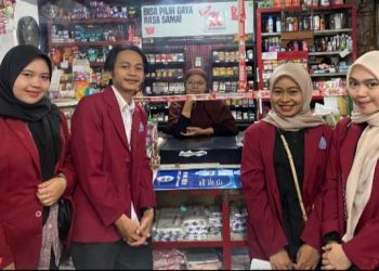 Mahasiswa FH UMM Sosialisasi Pentingnya  Perizinan Toko Kelontong