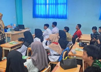 Siswa SMPemduta Antusias  Lihat Film Perjuangan 10 Nopember Melalui Virtual