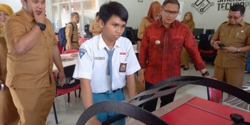 Kemendagri dan Kepala Dinas Pendidikan Jatim Tinjau SMKN 2 Buduran