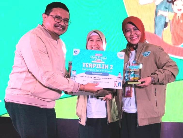 SMKN 2 Buduran Juara II Video Kreasi Kampanye Sekolah Sehat Nasional 2023