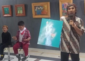 Pameran di Icon Mall Gresik, Sanggar DAUN Tampilkan Perupa Senior juga Balita