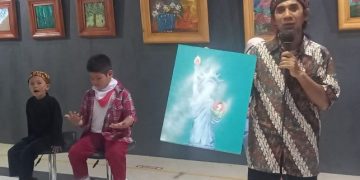 Pameran di Icon Mall Gresik, Sanggar DAUN Tampilkan Perupa Senior juga Balita