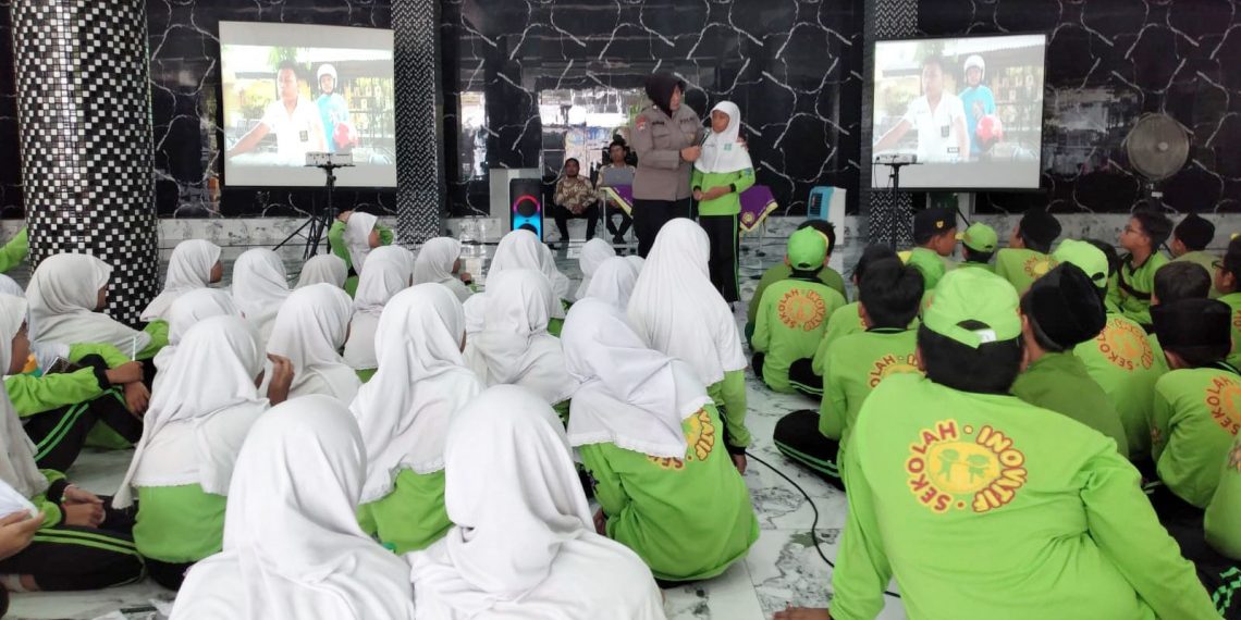 Polres Pasuruan Sosialisasi Bullying dan Bahaya Narkoba ke Siswa SD