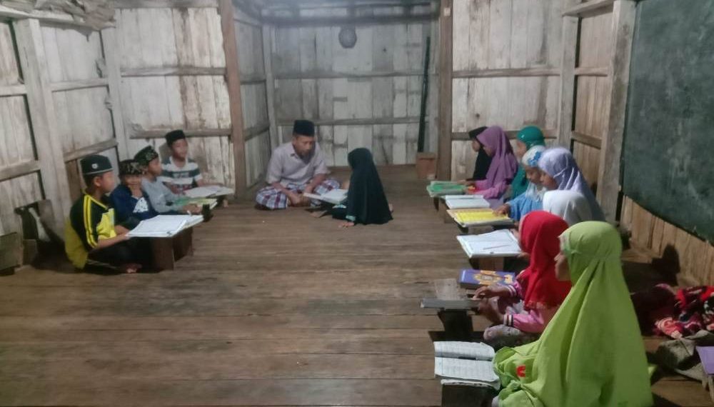 Akhir Tahun Berkah dengan Mewujudkan Mushola Layak di Pelosok Probolinggo