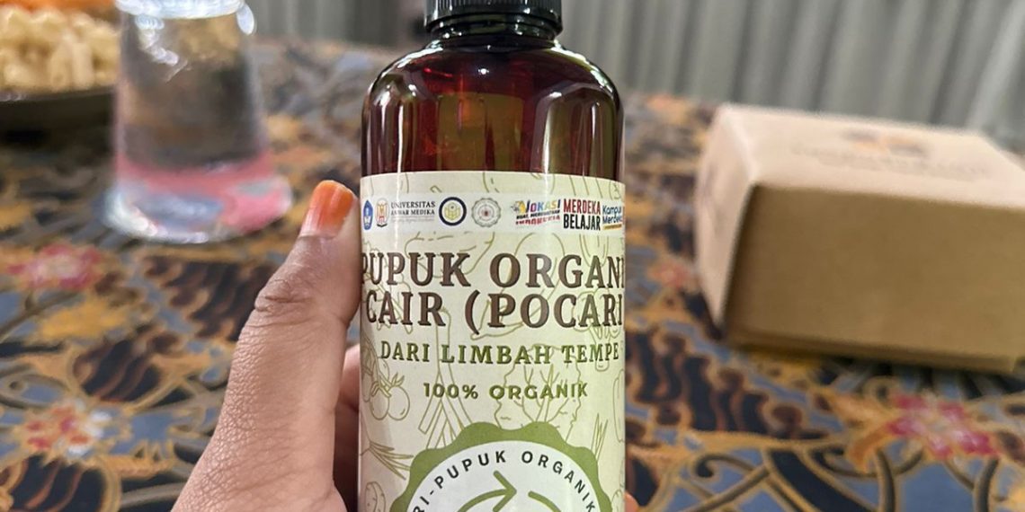 BEM Universitas Anwar Medika Ciptakan Pupuk Organik Cair dari Limbah Tempe