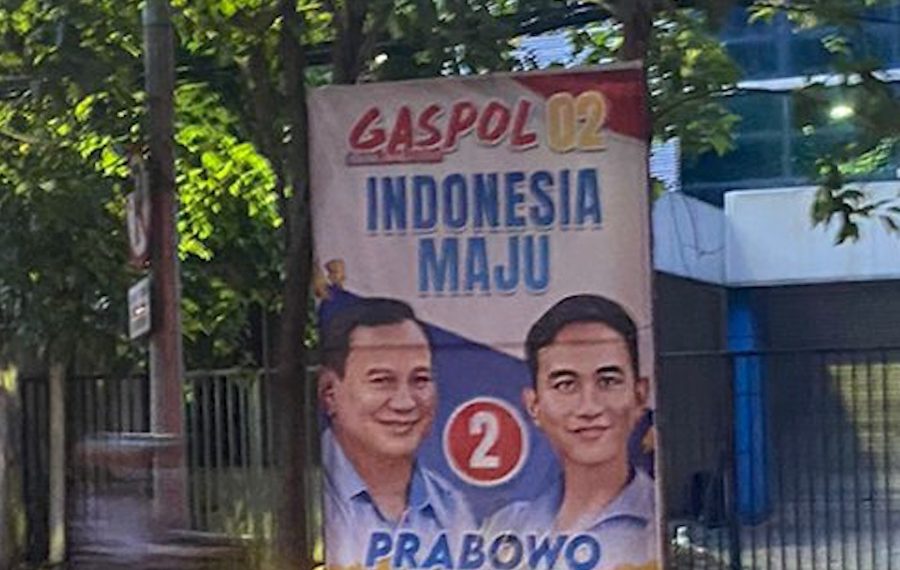 Baliho Prabowo-Gibran Gaspol Indonesia Maju Pantik Perhatian Besar Warga Jatim