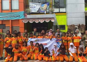 KKN Mahasiswa UPN Veteran Jatim Ajarkan Coding ke Siswa Kelas 5 SDN Medokan Ayu 1 Surabaya