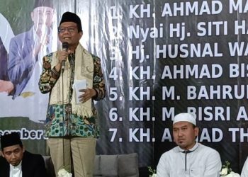 Hadiri Haul Ponpes Al Ishlah Bungah-Gresik, Mahfud MD Tegaskan Santri Punya Pendirian Pilih Pemimpin