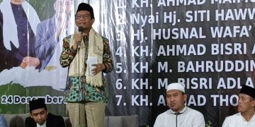 Hadiri Haul Ponpes Al Ishlah Bungah-Gresik, Mahfud MD Tegaskan Santri Punya Pendirian Pilih Pemimpin