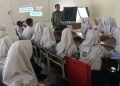 Spirit Edupreneur, Siswa SMKM 2 Gresik Bakar Semangat Kewirausahaan Adik-adiknya di SMPN 24 Gresik