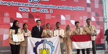 Dosen dan Mahasiswa ITS Raih Platinum Award di Kompetisi Inovasi dan Desain Internasional