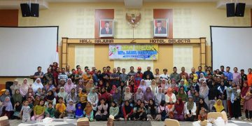 Keluarga Besar MTs Darul Ulum Waru Jalin Keakraban Melalui Family Gathering