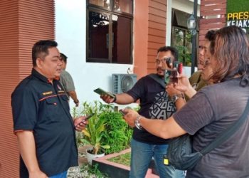 Bertamu Diluar Jam Dinas, JCW Laporkan Kasi Pidsus Ke Kajari Sidoarjo