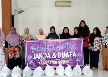 Keren dan Mulia, Pegiat Sosial Sahabat Peduli Janda di Gresik ini Berbagi Sembako