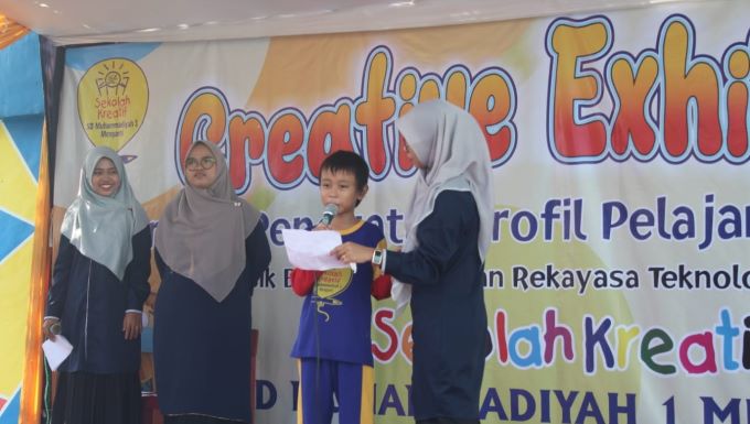 Luar Biasa, Siswa Berkebutuhan Khusus SD Kreatif Menganti ini Mampu Berbahasa Inggris