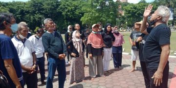 Menolak Operasi Rp 350 Juta. Mbah Prayit Sembuh Total Dengan Lelaku Ndlamak