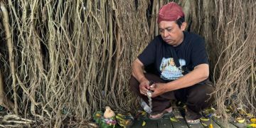 Ritual Pawang Hujan Sambut Kedatangan Jokowi ke Banyuwangi