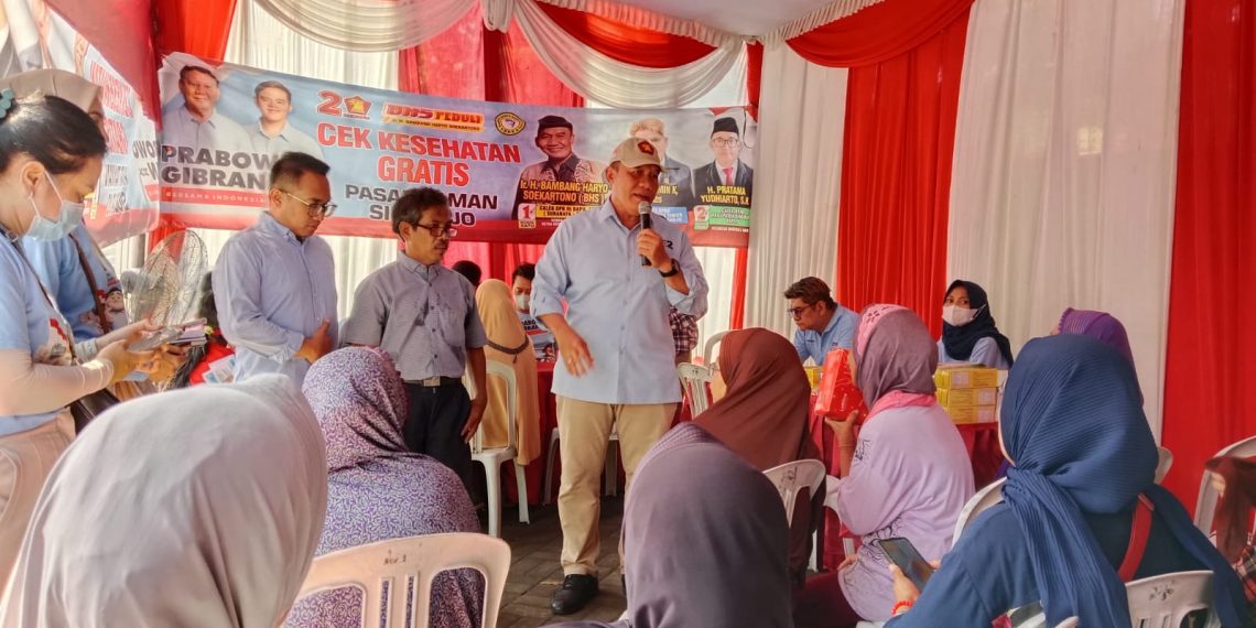 Bambang Haryo Gelar Pengobatan Gratis di Pasar Taman, juga Makan Gratis Kenalkan Program Prabowo Gibran
