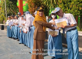 SMA Negeri 1 Taman Beri Apresiasi Siswanya Yang Berprestasi