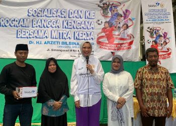 Arzeti Bilbina Ajak Warga Sukomanunggal Cegah Stunting