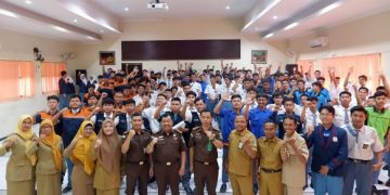 Beri Penyuluhan Hukum ‘Jaksa Masuk Sekolah’ SMK Negeri 1 Sidoarjo