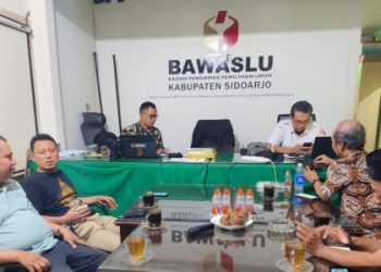 Diduga APK Dirusak Orang Tak Dikenal, Caleg Dan Sekretaris DPC Gerindra Lapor Bawaslu Sidoarjo