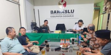 Diduga APK Dirusak Orang Tak Dikenal, Caleg Dan Sekretaris DPC Gerindra Lapor Bawaslu Sidoarjo