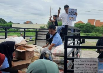 Kali Ini di Duduksampeyan, Relawan Praban Milenial Gresik Kembali Gelar Tebus Murah Sembako