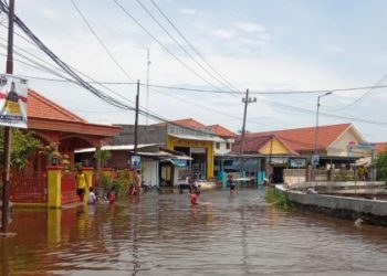 Dinas PU BMSDA Sidoarjo Sebar 26 Pompa Air, Banjir Kedungbanteng Mulai Surut