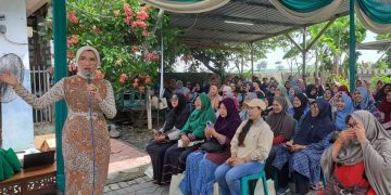 Arzeti Bilbina Beri Edukasi Pencegahan Stunting Pada Warga Sumberejo