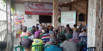 Bambang Haryo Ajak Petani di Tarik dan Prambon Makan Bersama