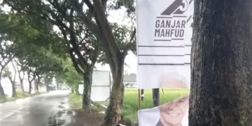 Kader PDI Perjuangan Bikin Sayembara Berhadiah Uang Jika Temukan Perusak Banner Paslon 03