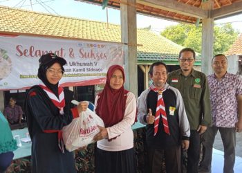 Siswa SMPIT Insan Kamil Tetap Semangat Jalani Kemukh V di Musim Hujan