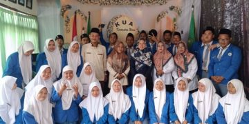 Outing Class SMA ISPA Ke KUA Dalami Resiko Pernikahan Dini