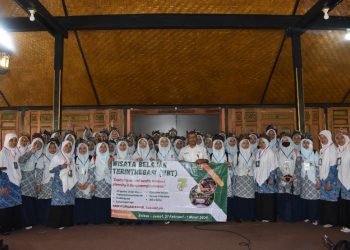 Siswa SMPIT Insan Kamil Lakukan Eksplorasi Kekayaan Alam Terintegrasi di Banyuwangi