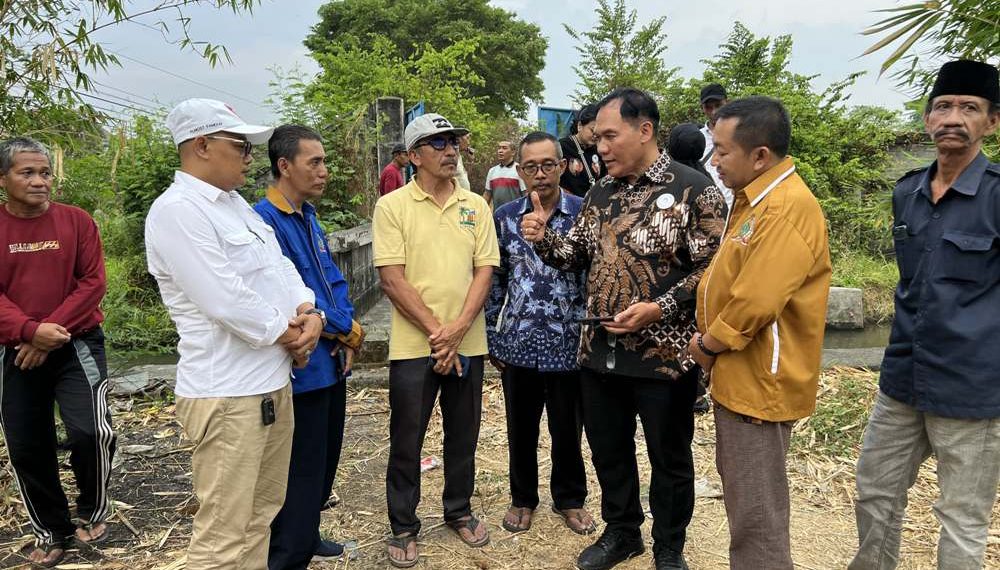 Kerap Banjir, Bambang Haryo Beri Solusi Warga Mboro, Tanggulangin