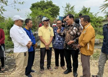 Kerap Banjir, Bambang Haryo Beri Solusi Warga Mboro, Tanggulangin